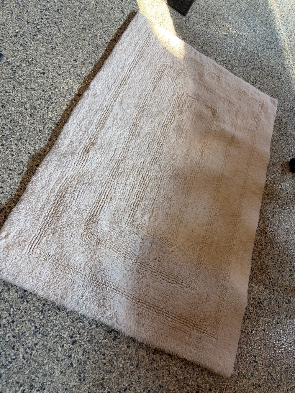 white Textured Cotton Bath Rug - Picture 2 of 5